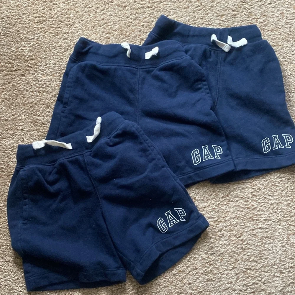 Kids Gap Logo Pull-On Shorts. 3 pair. Blue galaxy. XS